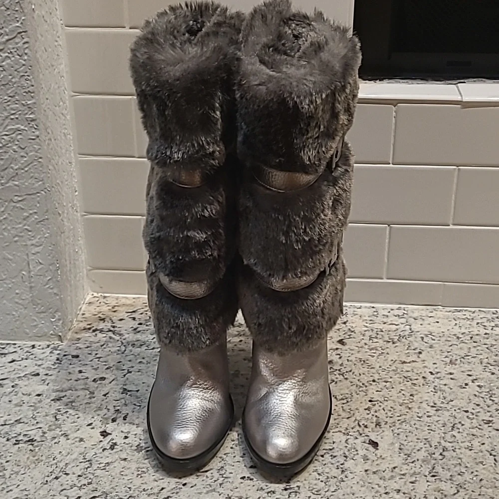 WOMENS MICHAEL KORS GUNMETAL SILVER CARLIE FUR BOOTS SIZE 8.5 - Picture 4 of 9